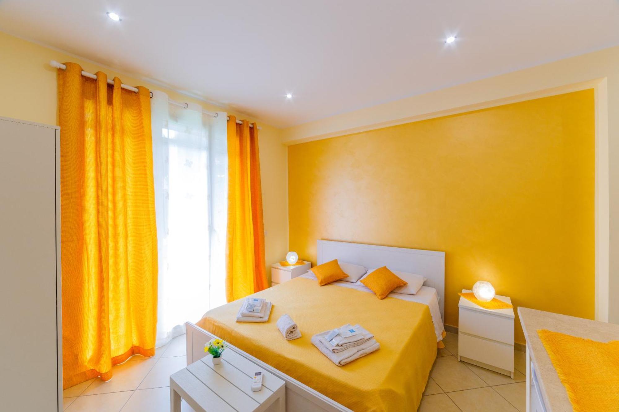 Sicily In Love 2 - Rooms & Breakfast Таормина Экстерьер фото