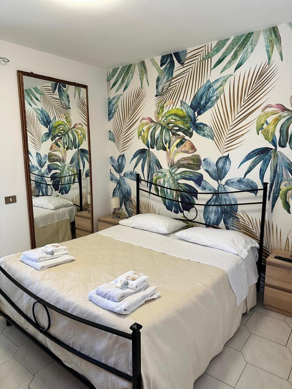 Sicily In Love 2 - Rooms & Breakfast Таормина Экстерьер фото
